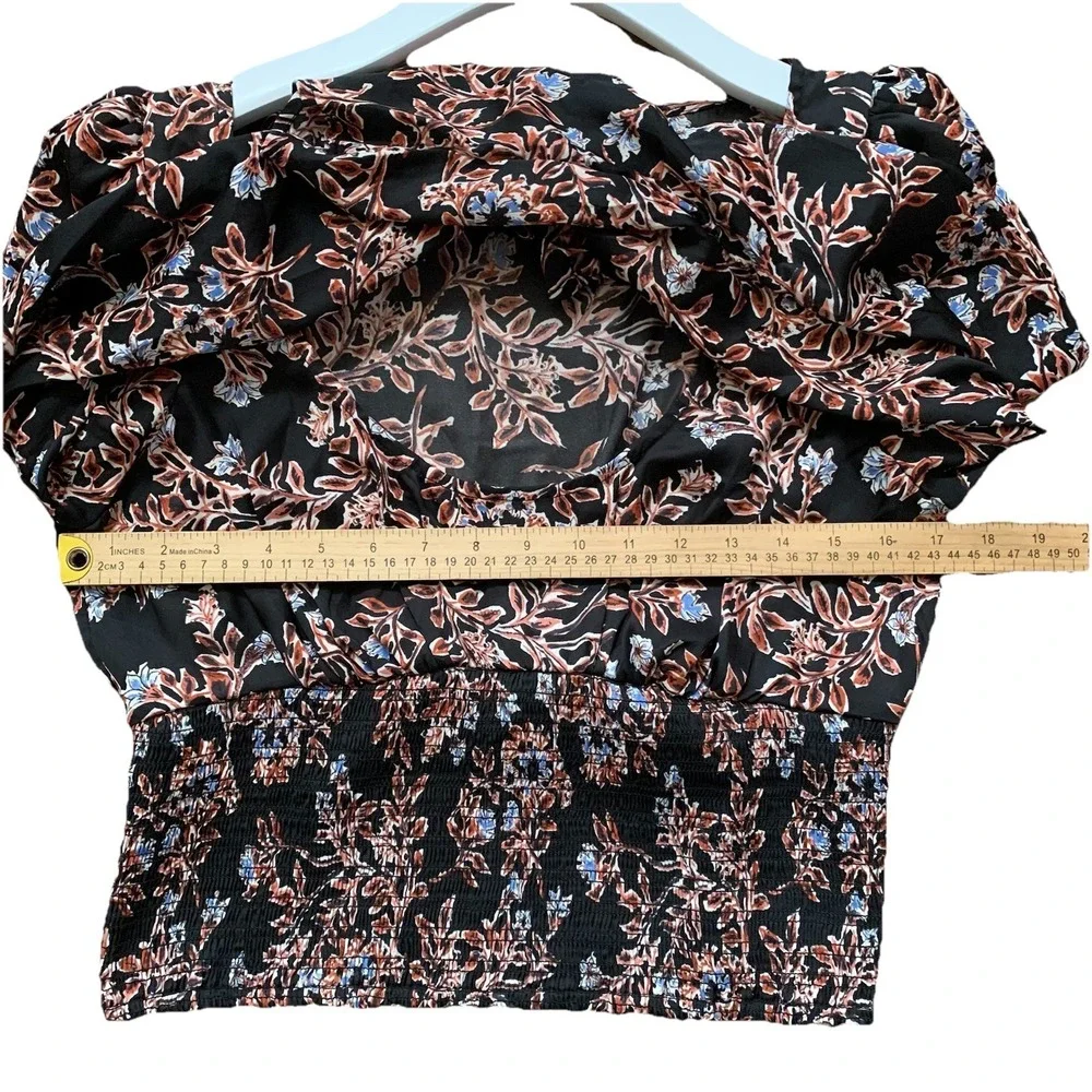 Free People Santiago Top S Floral Cropped Shirt Blouse SmockedRuched Sleeve SZ-M